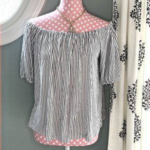 LOFT Off-Shoulder Top Size L